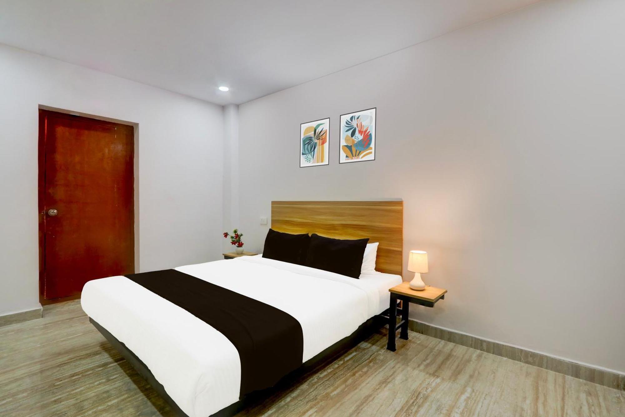 Hotel O Living Tree In Hyderabad Exteriör bild