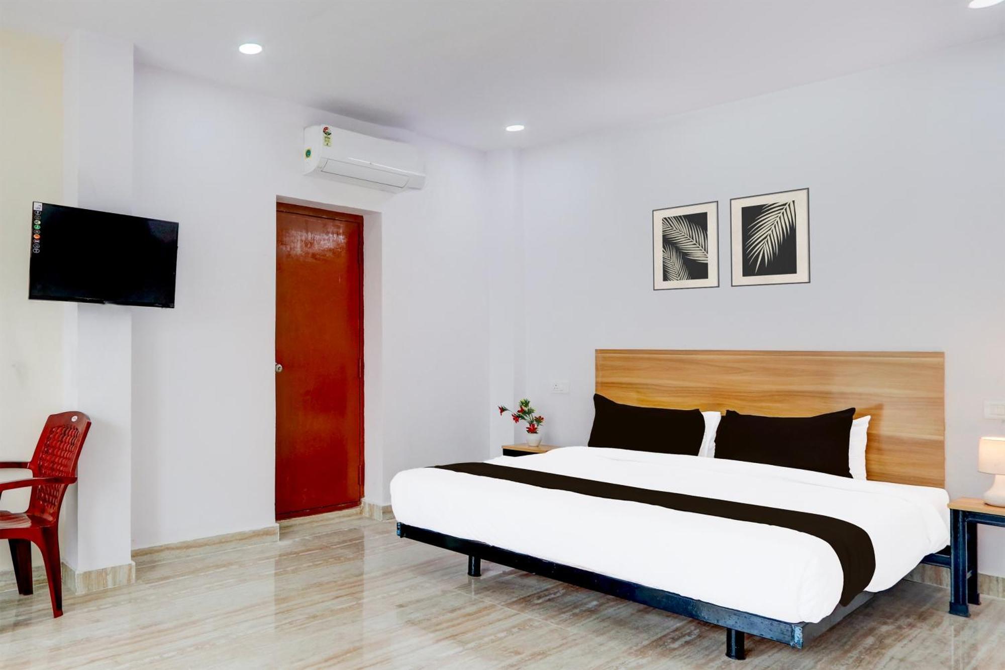 Hotel O Living Tree In Hyderabad Exteriör bild